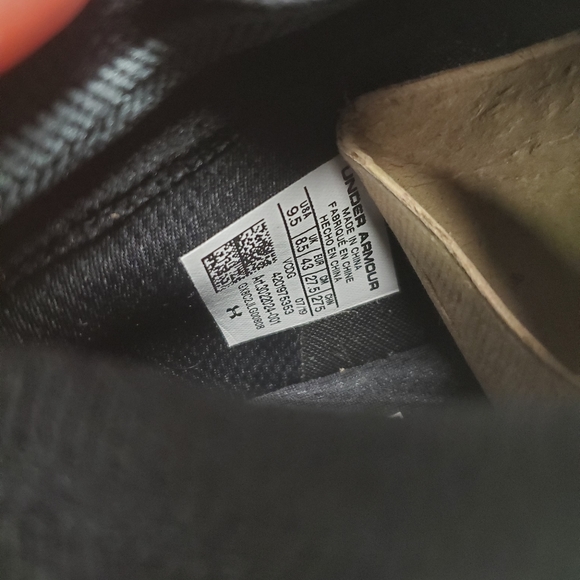 Under Armour New in Box size 9.5 - Picture 7 of 7